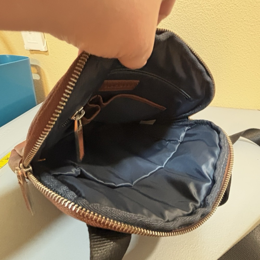 Bugatti Horizon 2 Blackbook Leather Crossbody Bag In Cognac Adjustable Straps - Picture 8 of 16